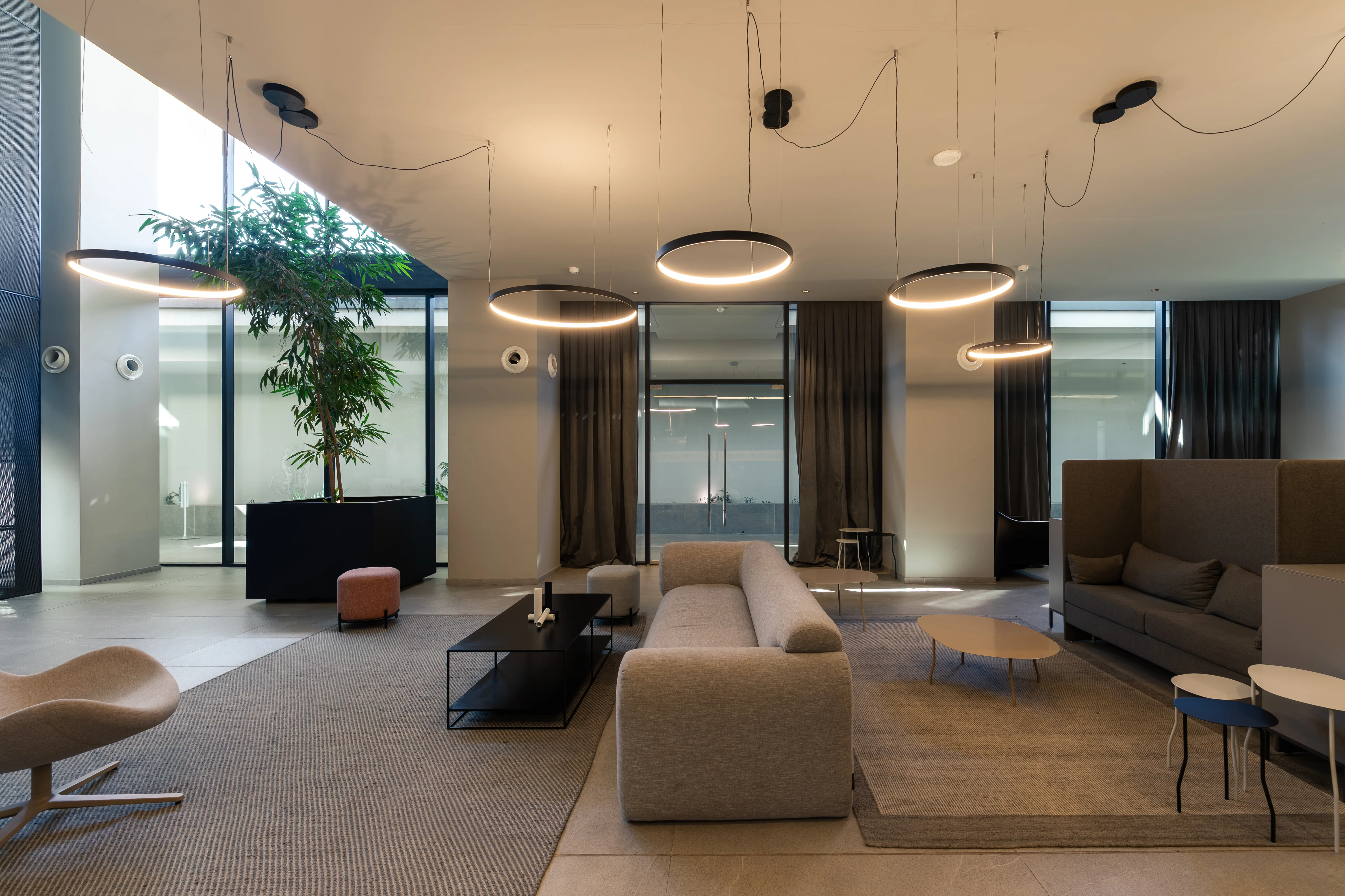 Work Plaza 3